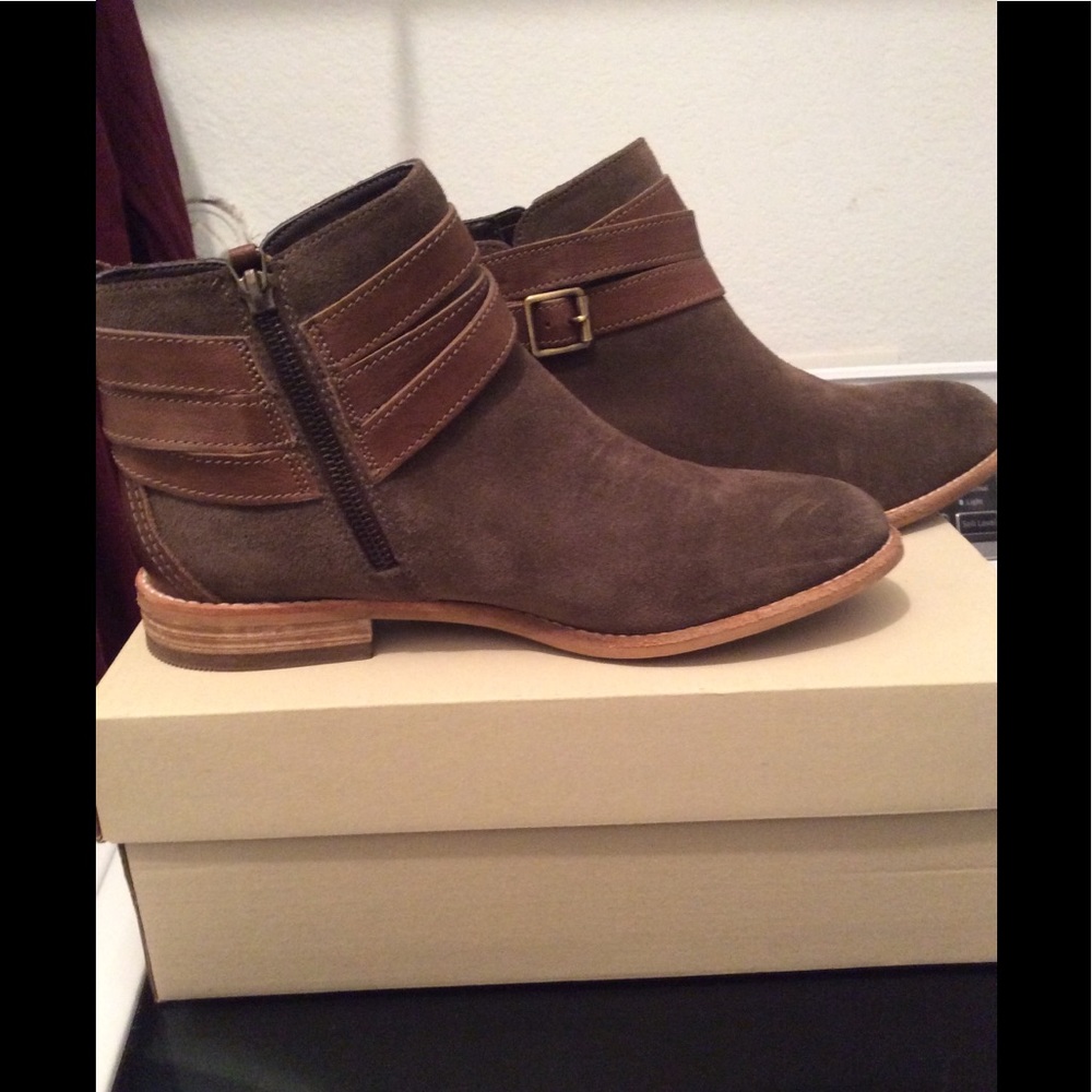 Clark’s Maypearl Edie Booties Size 8 1/2